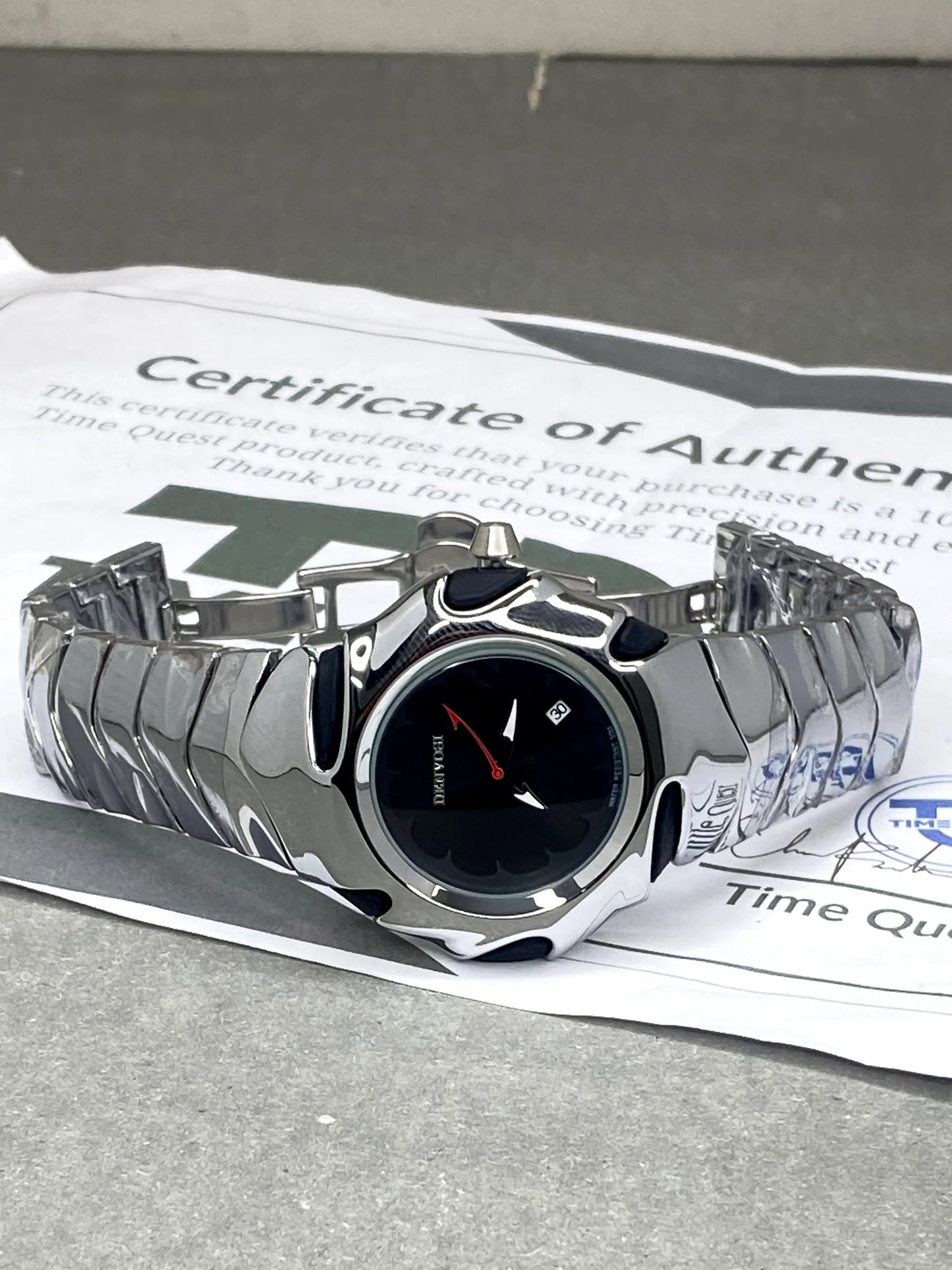 DENVOSI Premium Round Dial Chain Watch